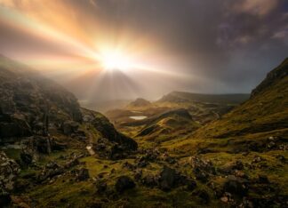 Trotternish Ridge Light #3 - Picment