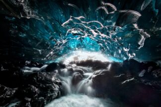 Blue Glacier Cave - Picment