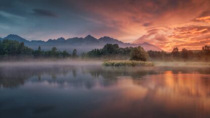 Daybreak by the lake - Picment